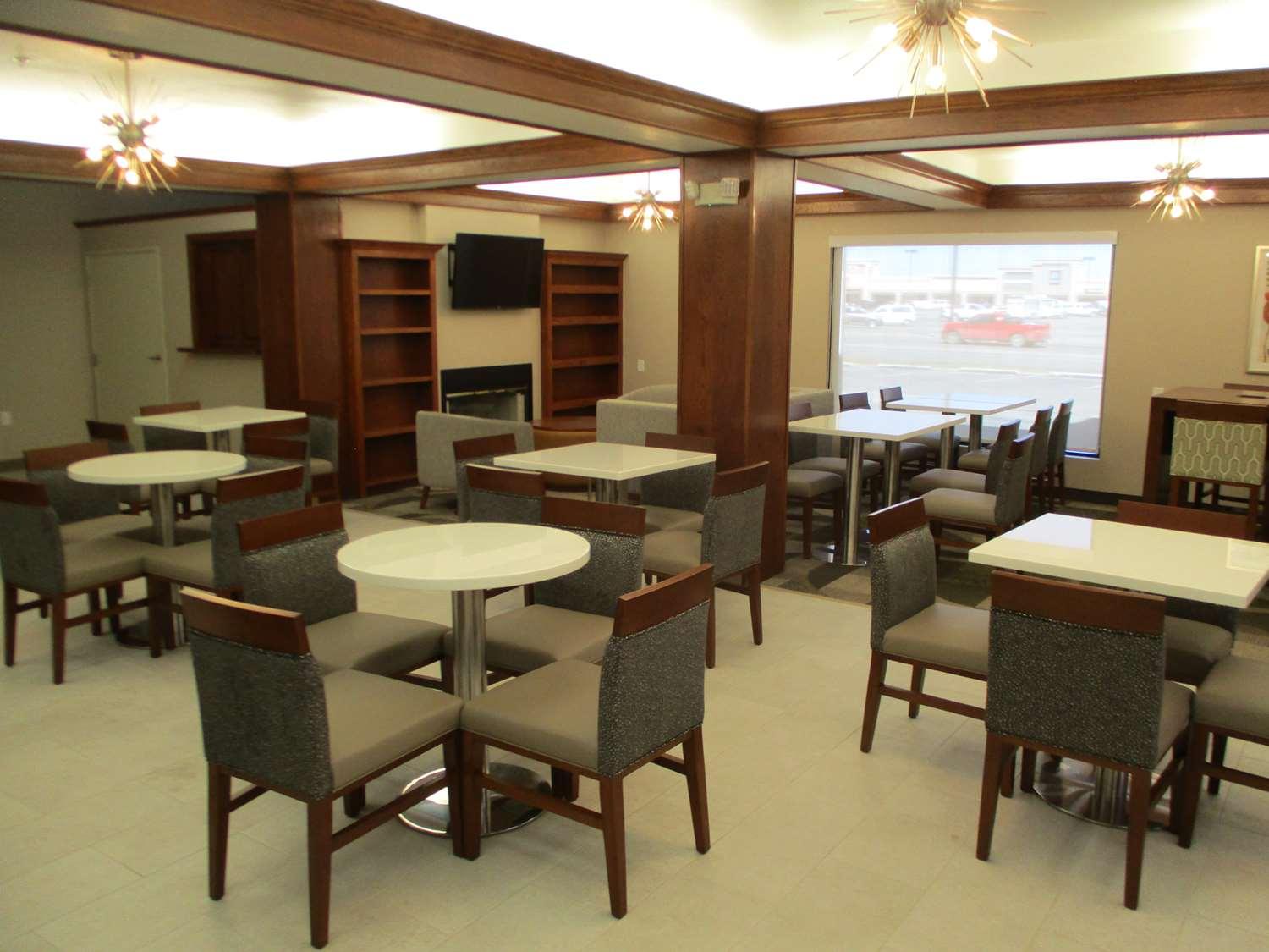 Best Western Plus Riata Браунууд Екстериор снимка