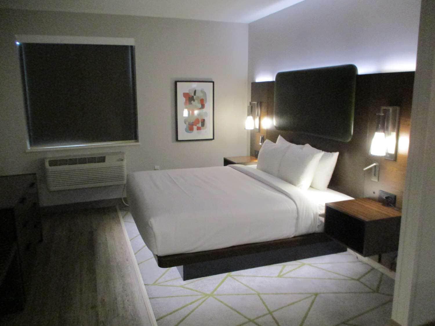 Best Western Plus Riata Браунууд Екстериор снимка