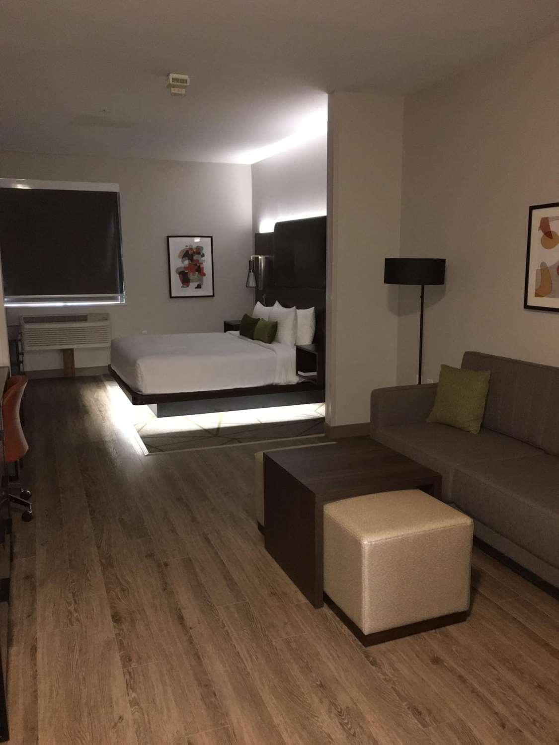 Best Western Plus Riata Браунууд Екстериор снимка