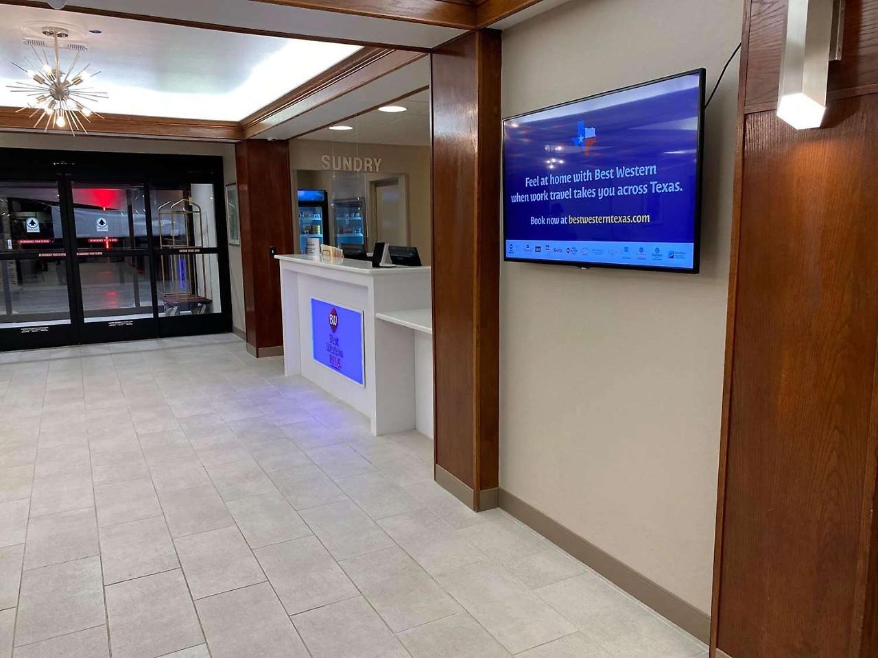 Best Western Plus Riata Браунууд Екстериор снимка