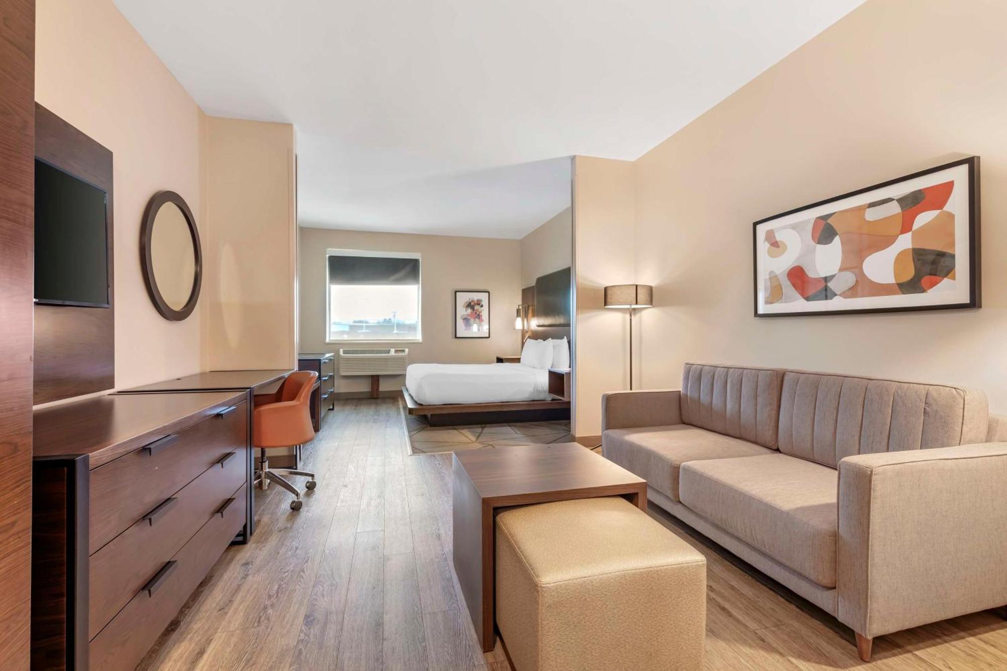 Best Western Plus Riata Браунууд Екстериор снимка