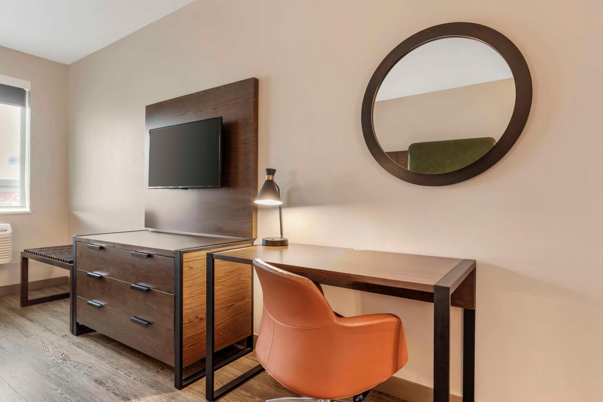 Best Western Plus Riata Браунууд Екстериор снимка