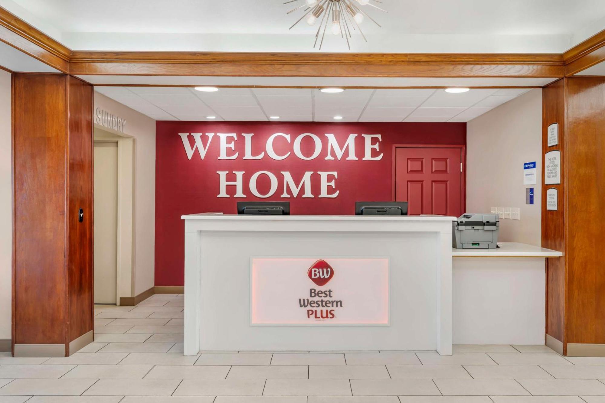 Best Western Plus Riata Браунууд Екстериор снимка